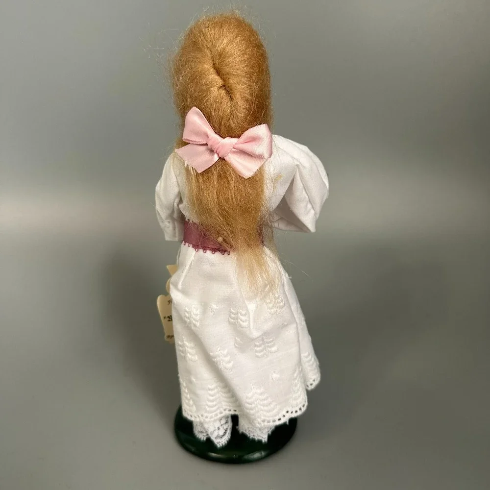 Byers Choice Marie Nutcracker Series First Edition 1993 Caroler‎ Figurine White